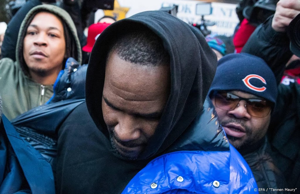R. Kelly aangeklaagd om vals id-bewijs Aaliyah