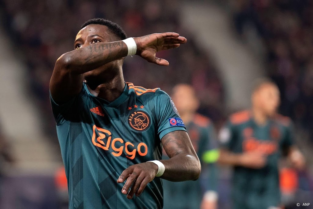 Ten Hag hoopt op snelle rentree Promes