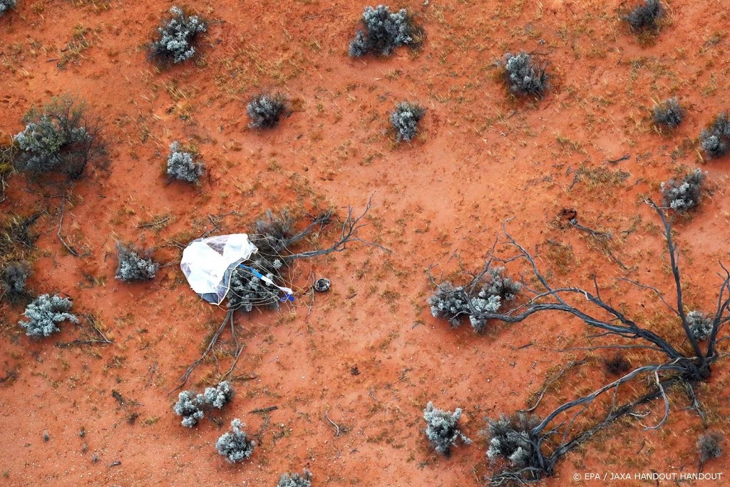 Capsule met unieke monsters van asteroïde geland op aarde