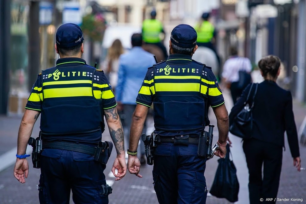 Politie Zwolle bekeurt 15 mondkapweigeraars