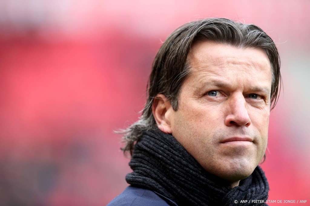 Faber verlengt contract als hoofd jeugdopleiding bij PSV