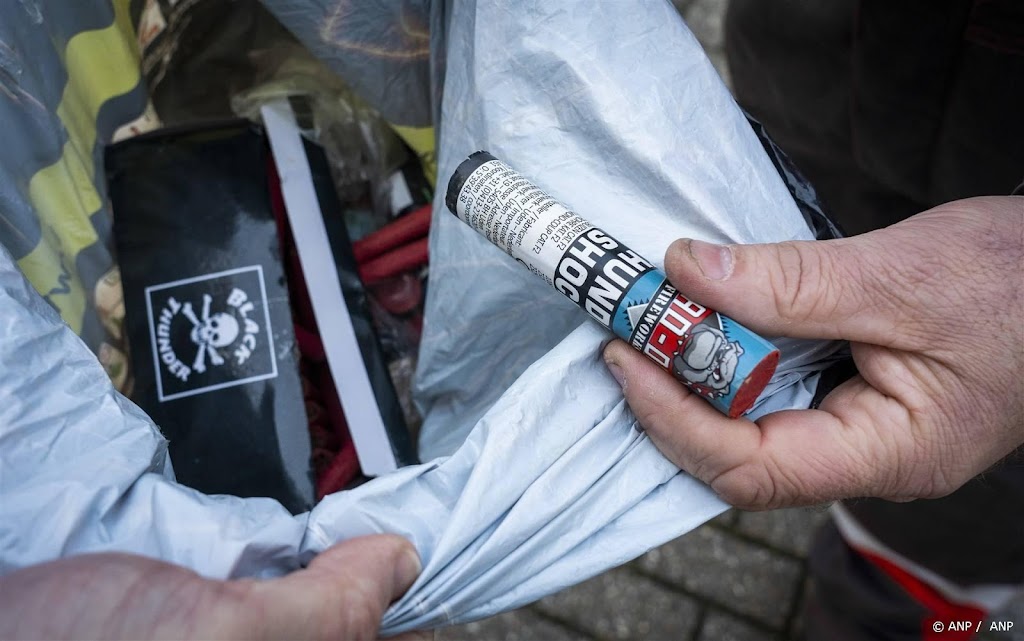 Politie neemt handelsgroepen illegaal vuurwerk op Telegram over