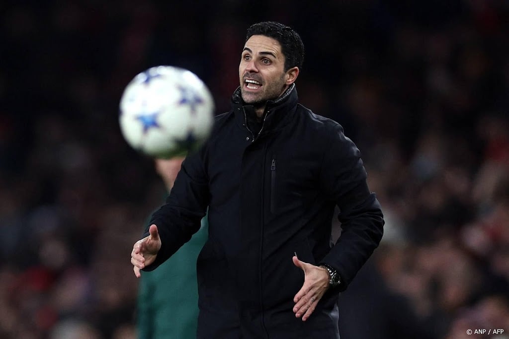 Coach Arteta van Arsenal neemt blunderende keeper in bescherming
