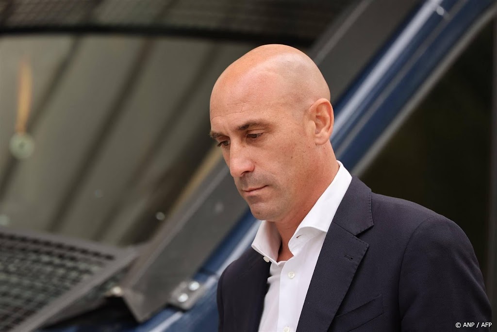 FIFA neigde naar langere schorsing voor Rubiales om kus