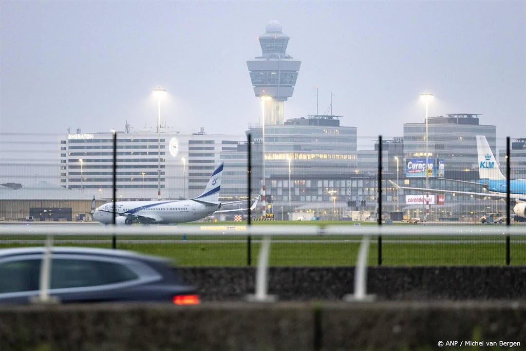 Kabinet ontziet luchtvaart, krimp Schiphol niet nog groter
