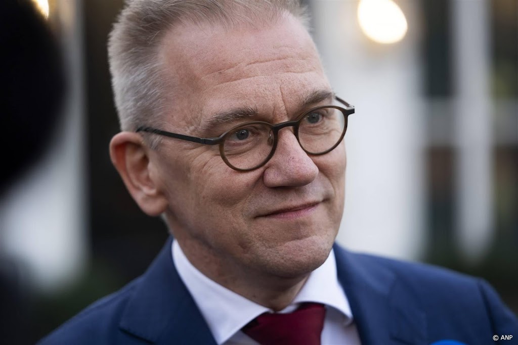 Minister betreurt het dichthouden van digitaal oorlogsarchief 