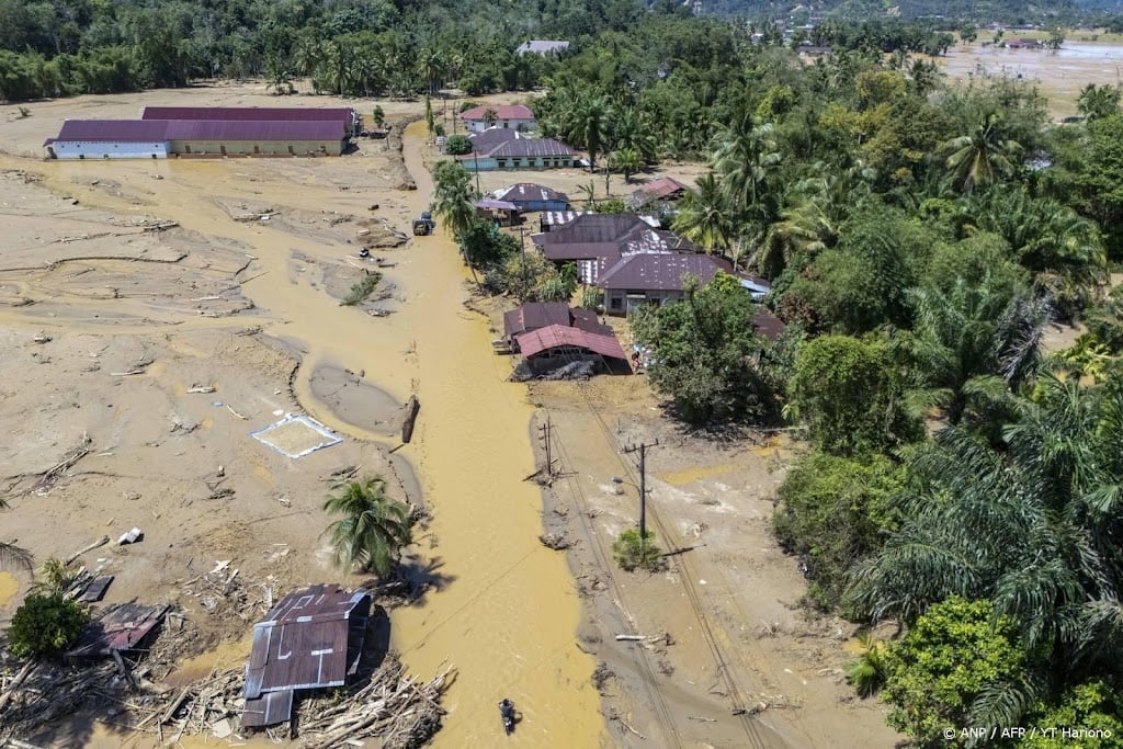 Meer dan 900 doden door noodweer in Indonesië