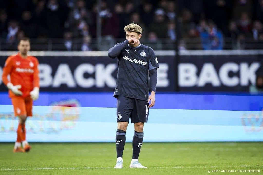Feyenoord-aanvoerder Steijn ook tegen PEC Zwolle op de bank