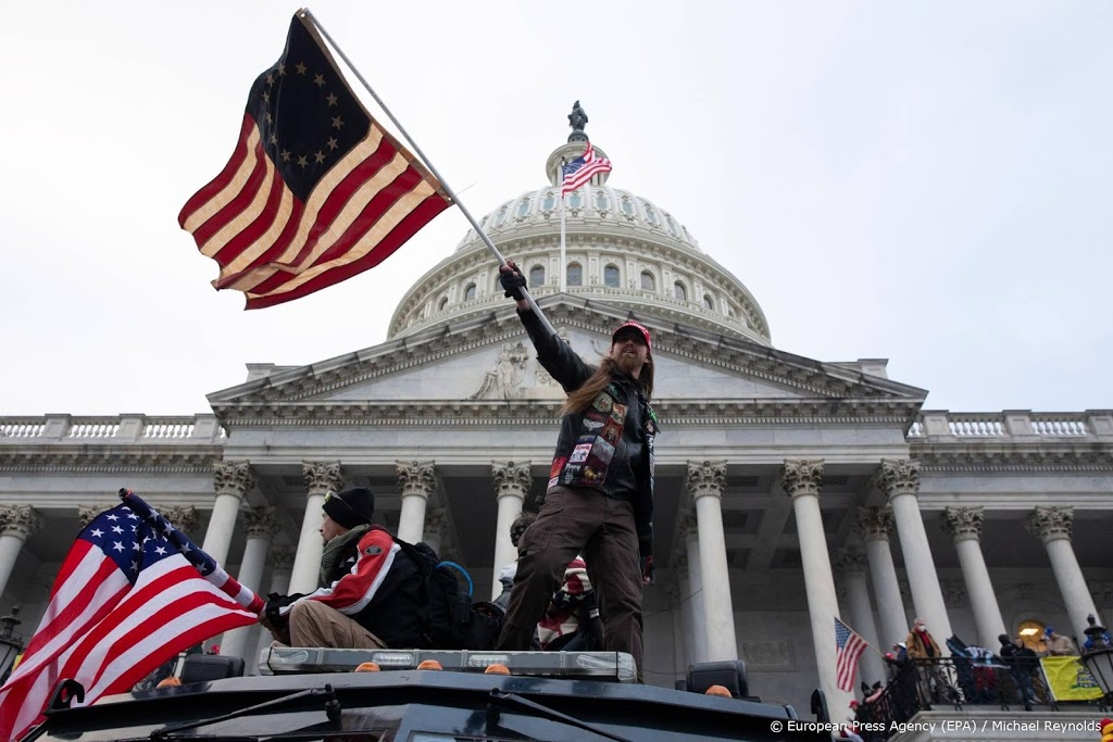 Amerikaanse bedrijven veroordelen bestorming Capitool