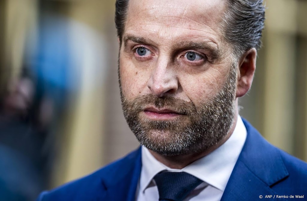 Minister De Jonge: Ajax aangesproken op overtreden coronaregels