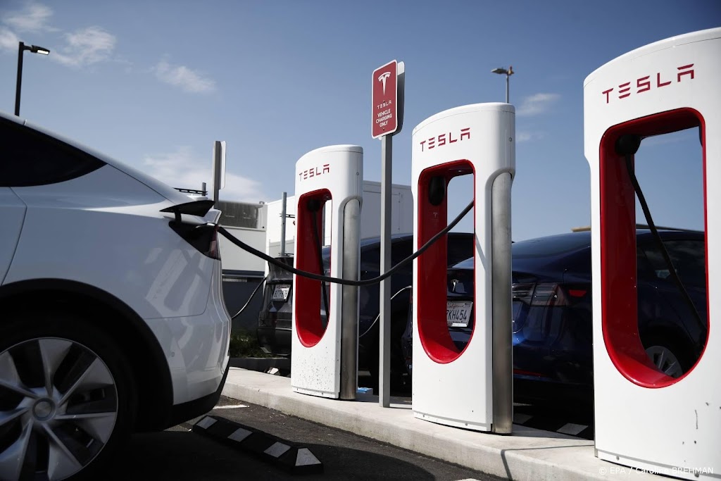 Honderden Chinese Tesla-rijders klagen over prijsverlaging