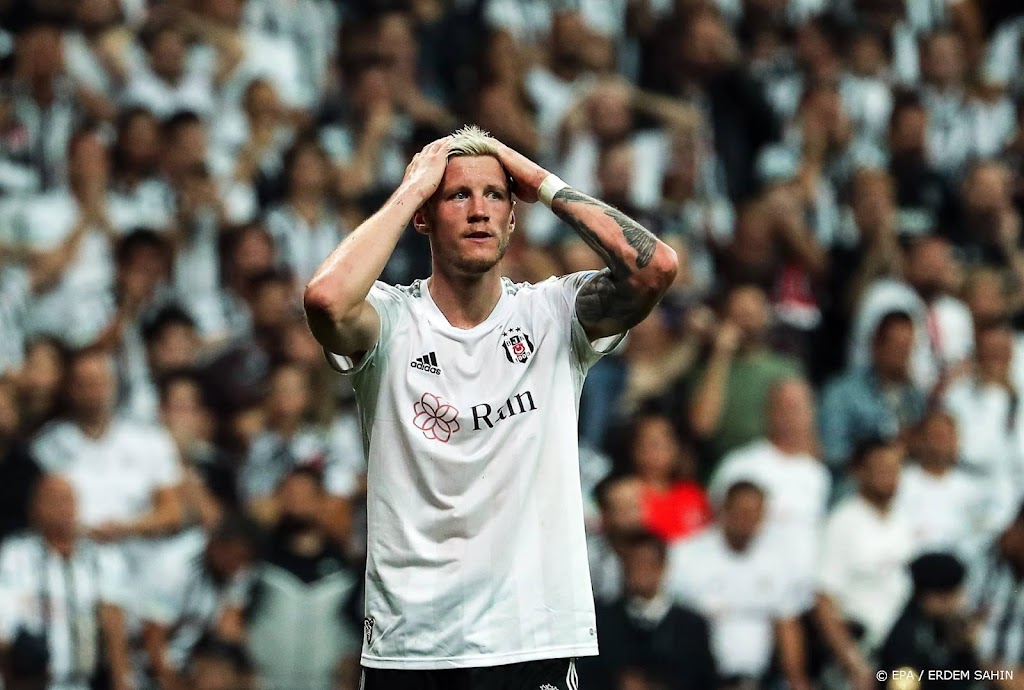 Weghorst draagt met doelpunt bij aan zege Besiktas