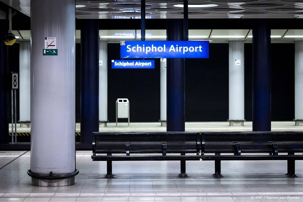 NS waarschuwt voor werkzaamheden dit weekend bij Schiphol