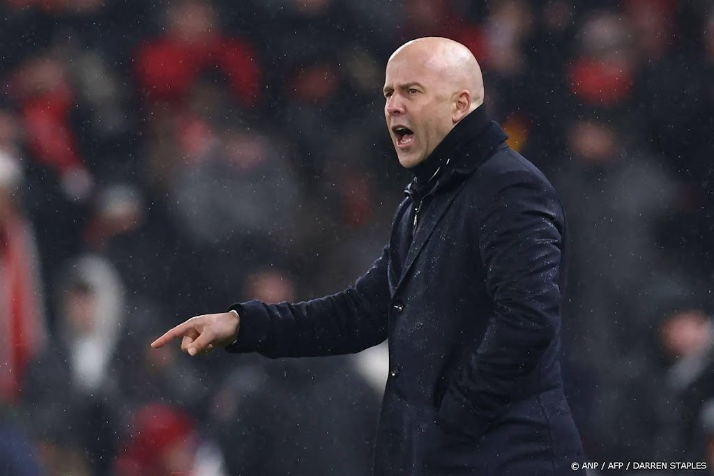 Liverpool-coach Slot overweegt andere basis voor duel met Spurs