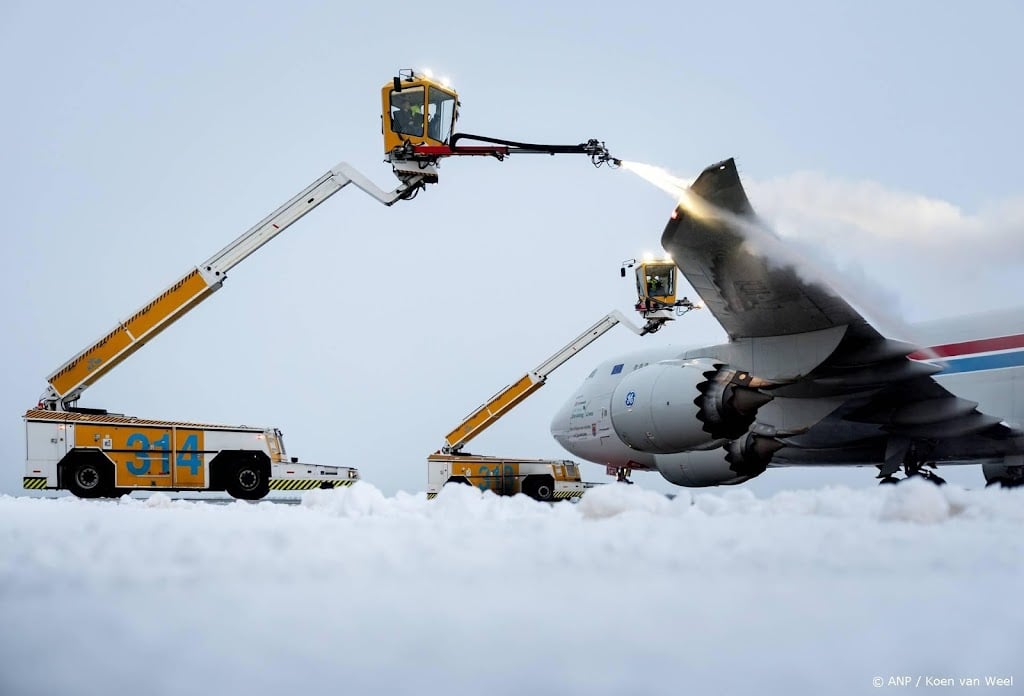 KLM: vloeistof voor ijsvrij maken vliegtuigen weer geleverd 