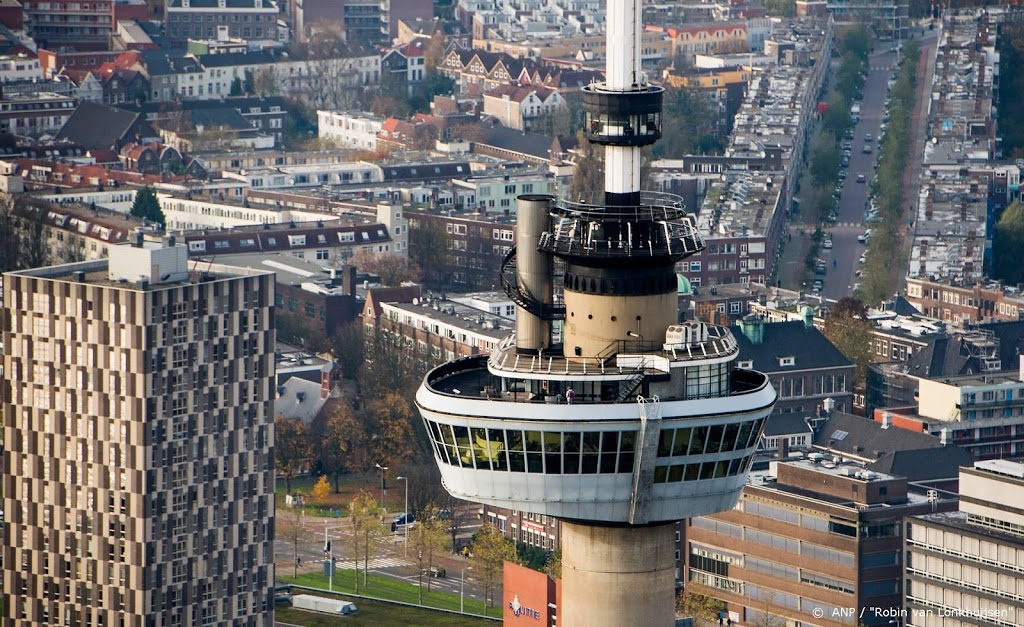 Leraren 's nachts vast in de Euromast, lessen geschrapt 