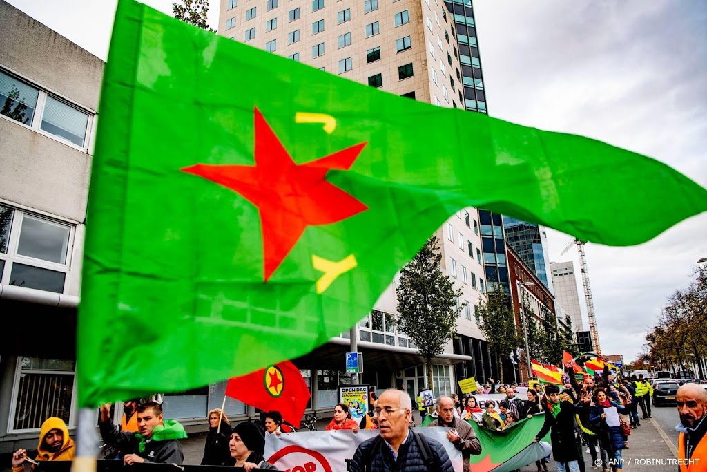 Regeringspartijen: ga met Koerden praten over Syrië-gangers