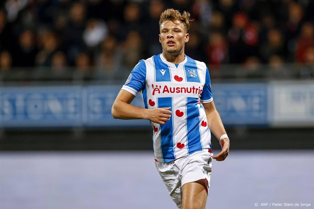 Van Hooijdonk schiet Heerenveen in beker voorbij NAC Breda