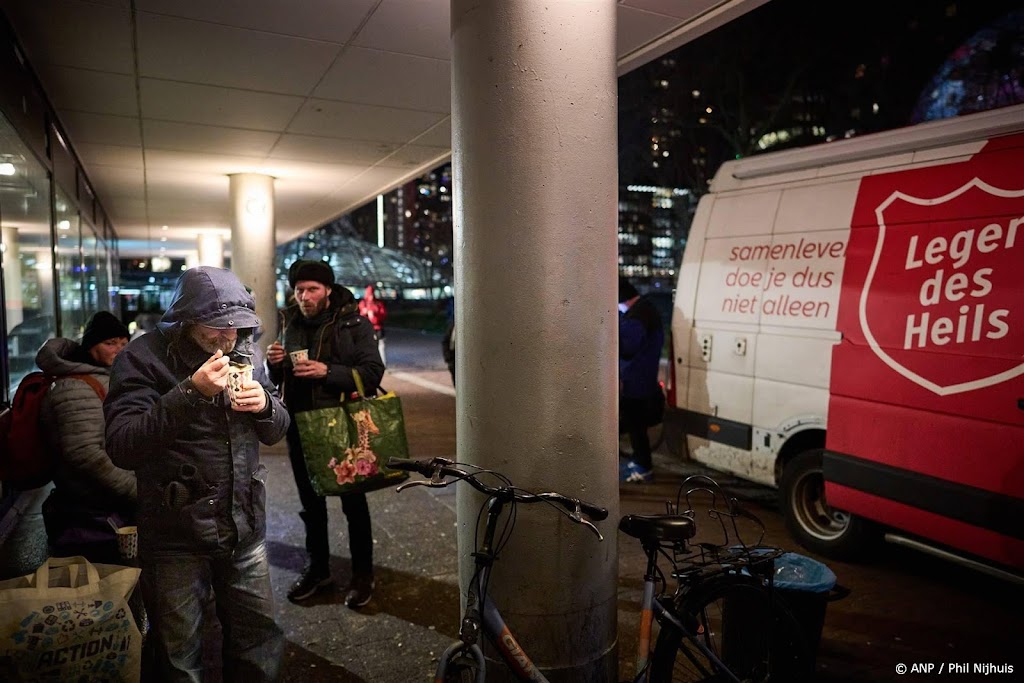 Plan CNV en Leger des Heils: rem dakloosheid arbeidsmigranten af
