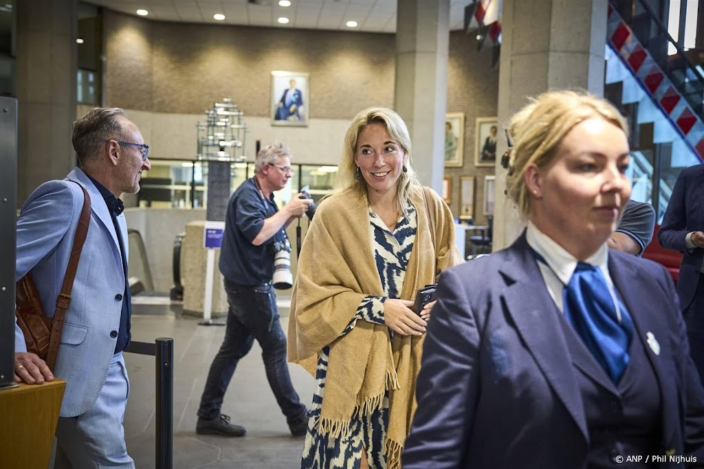 Schoof spreekt vertrouwen uit in staatssecretaris Coenradie