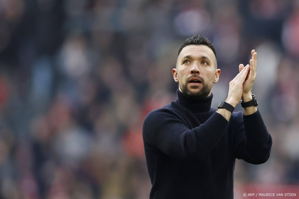 Ajax-coach Farioli blij met tussentijdse aanwinsten 