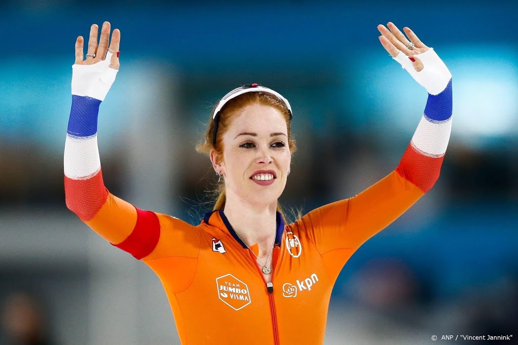 Schaatsster Antoinette de Jong pakt zilver op 3000 m in Thialf