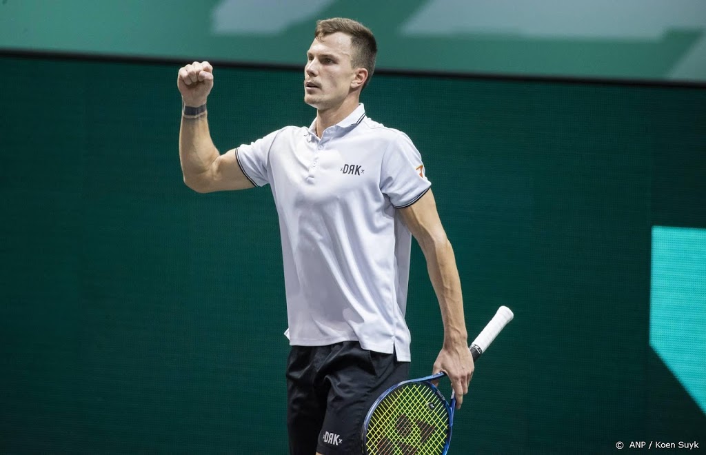 Tennissers Roeblev en Fucsovics strijden om titel in leeg Ahoy
