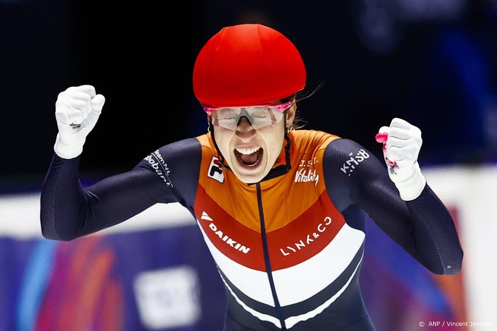 Schulting wint bij WK ook superfinale, Poutsma pakt brons
