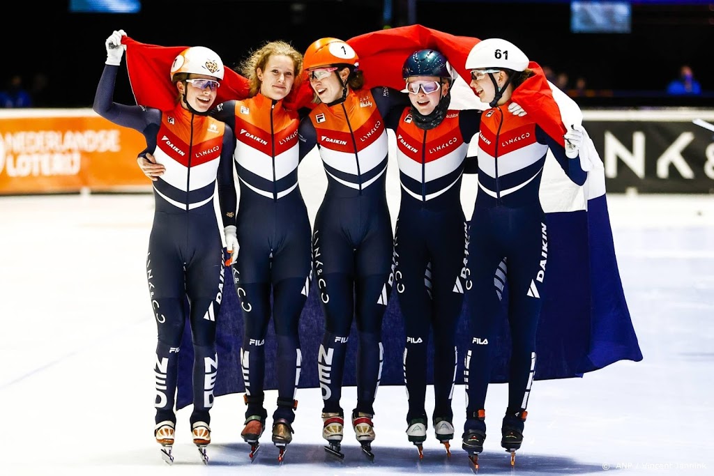 Eerste wereldtitel Nederlandse shorttracksters op aflossing