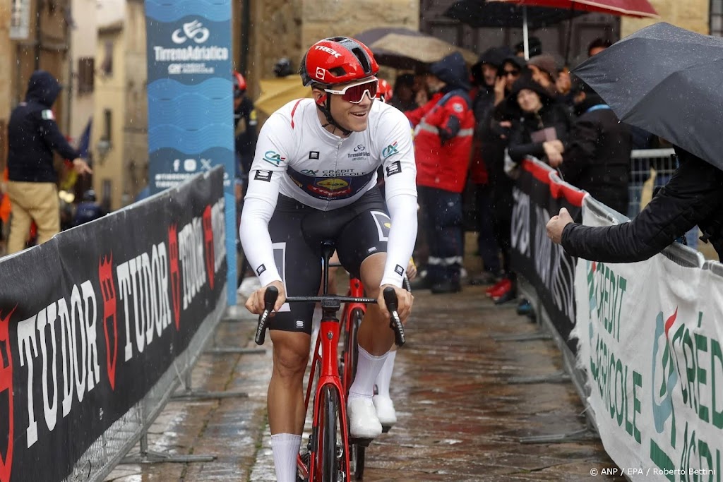 Italiaan Milan klopt Philipsen nipt in sprint Tirreno-Adriatico