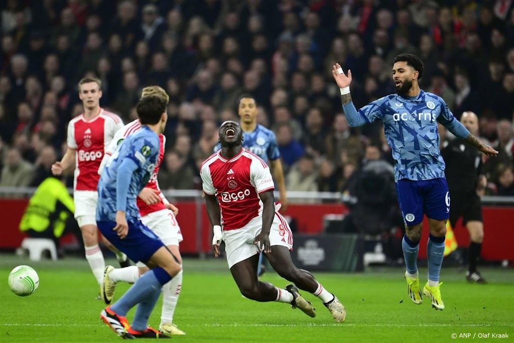 Ajax speelt gelijk tegen Aston Villa in Conference League