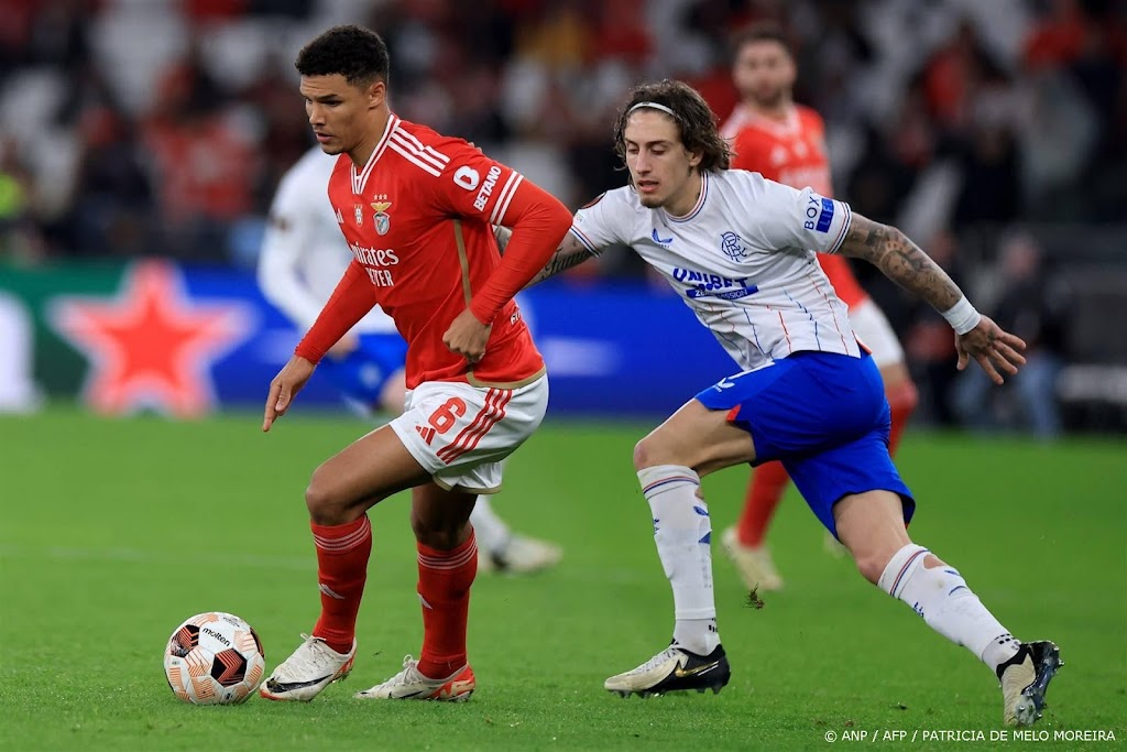 Matig Benfica voorkomt tegen Rangers derde nederlaag op rij