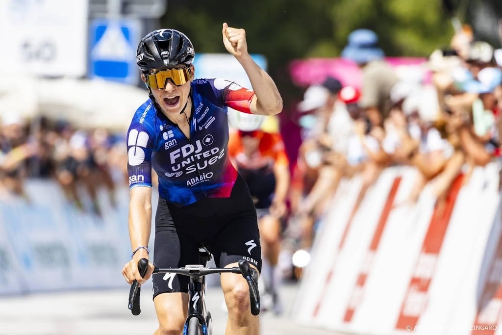 Wielrenster Chabbey wint voorjaarsklassieker Strade Bianche