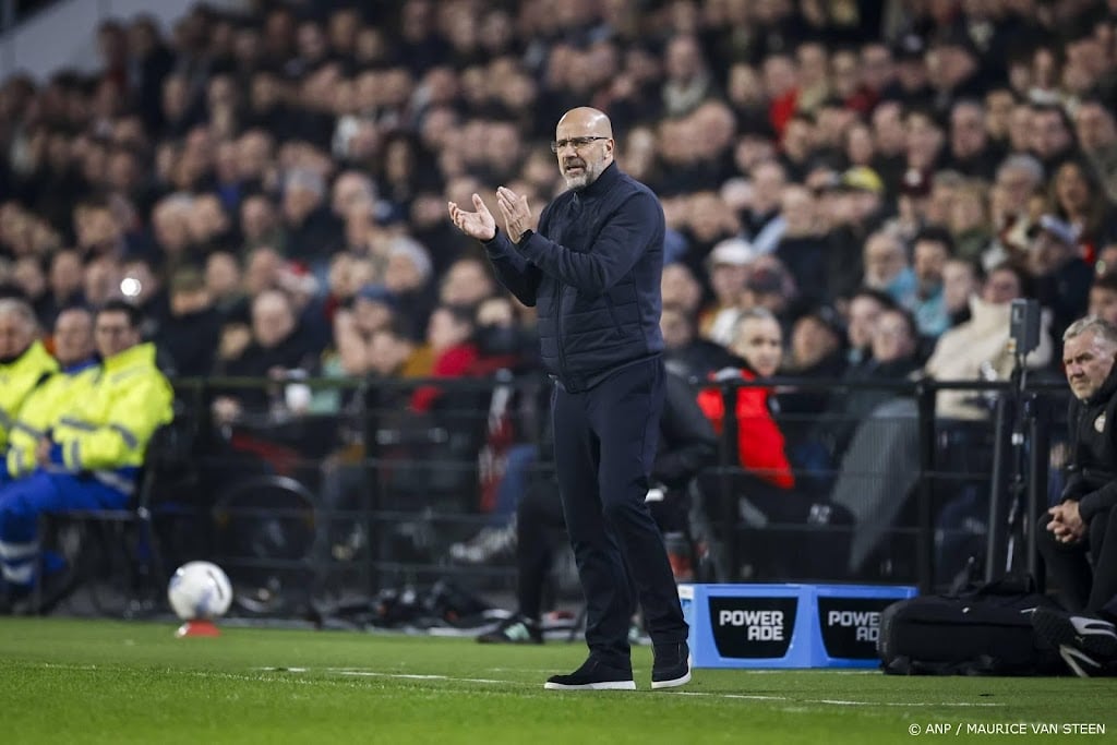 Bosz maakt zich na zege op AZ niet druk over wijze van winnen PSV