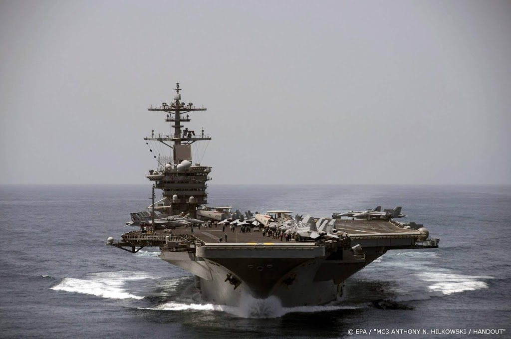 Marineminister VS biedt excuses aan kapitein vliegdekschip aan
