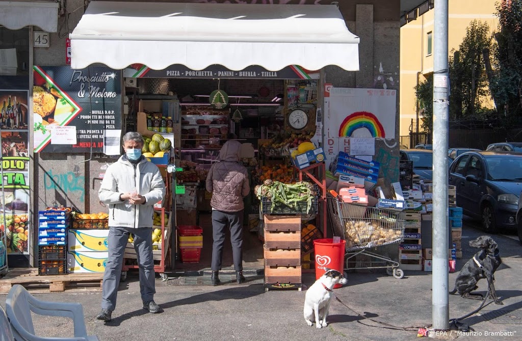 Winkelverkopen Italië omhoog voor lockdown tegen virus 