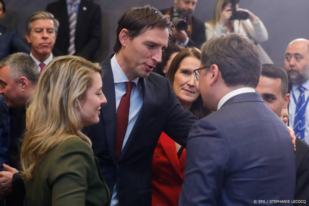 Hoekstra: Nederland blijft wapens leveren aan Oekraïne 