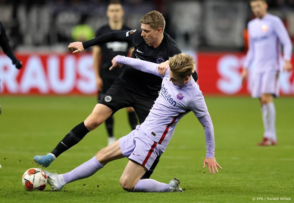 De Jong draagt met assist bij aan goede uitgangspositie Barça