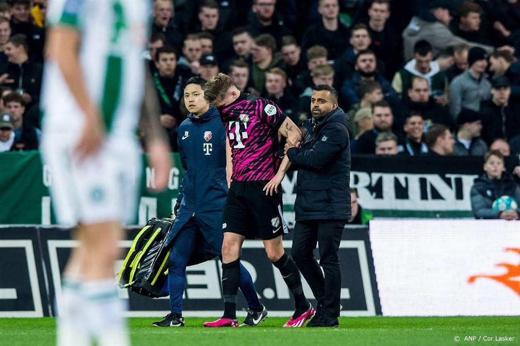 Verdediger Hendriks verlaat veld in tranen met weer een blessure