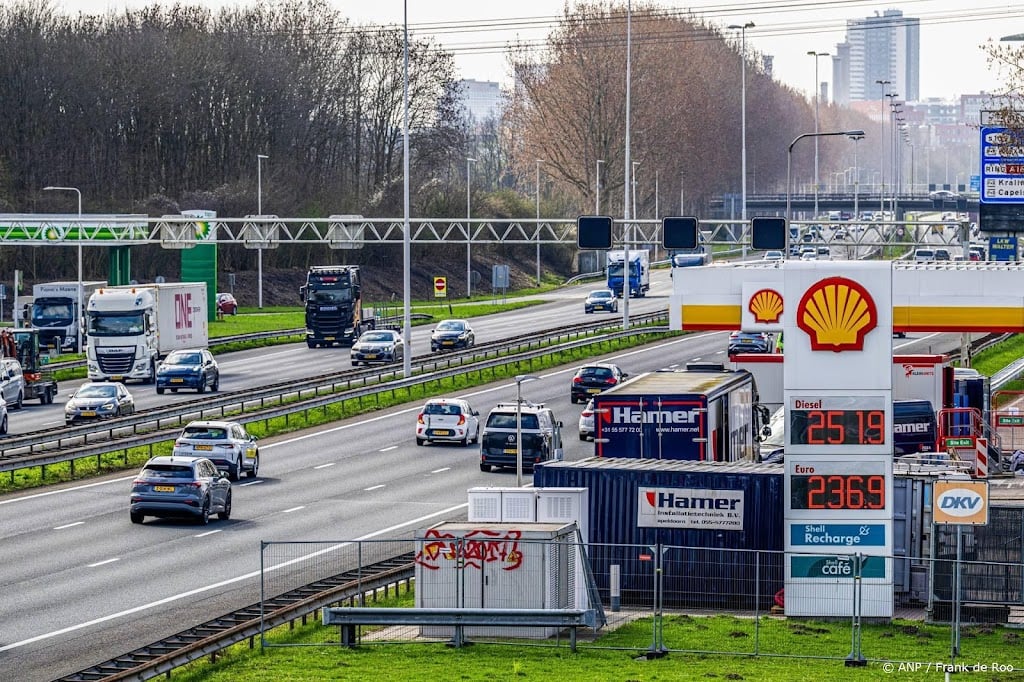 Kwart meer doorrijders na tanken door hogere prijzen aan de pomp