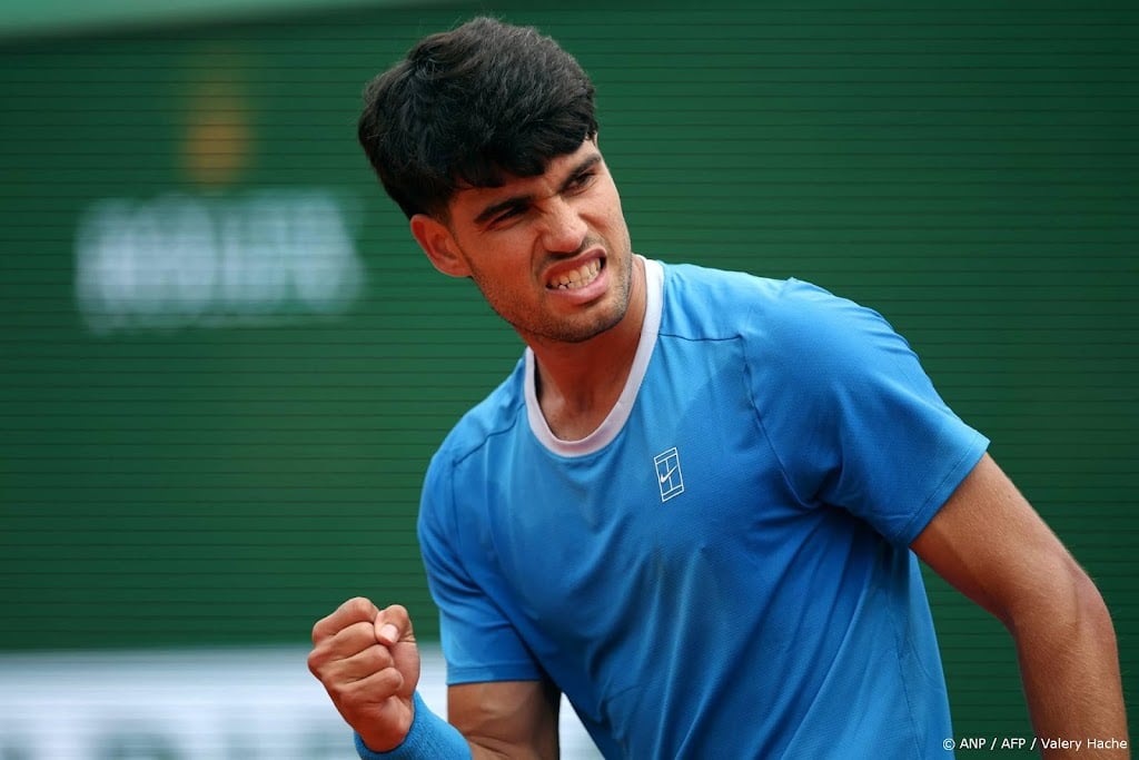 Tennisser Alcaraz naar laatste zestien op gravel van Monaco
