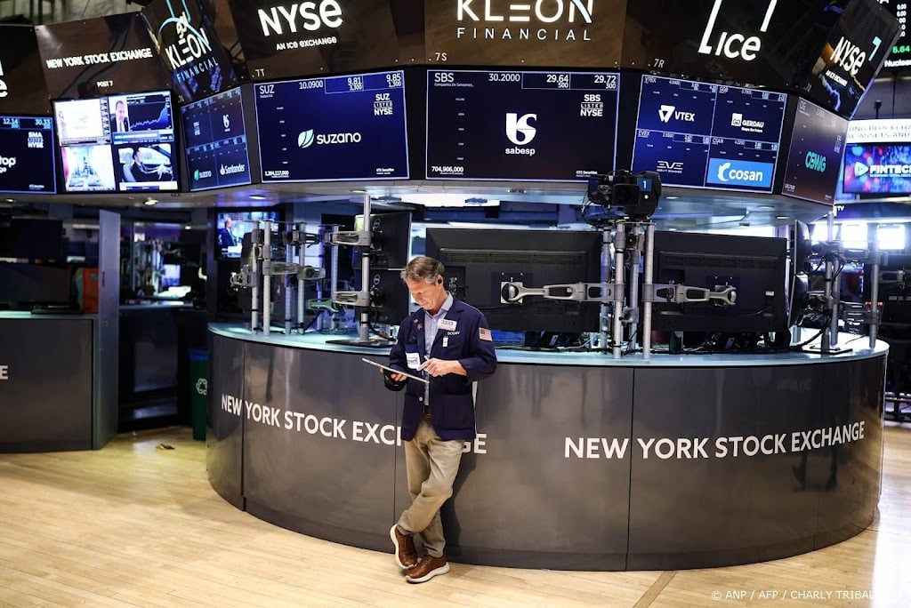 Beurzen in New York openen lager na escalerende taal Trump
