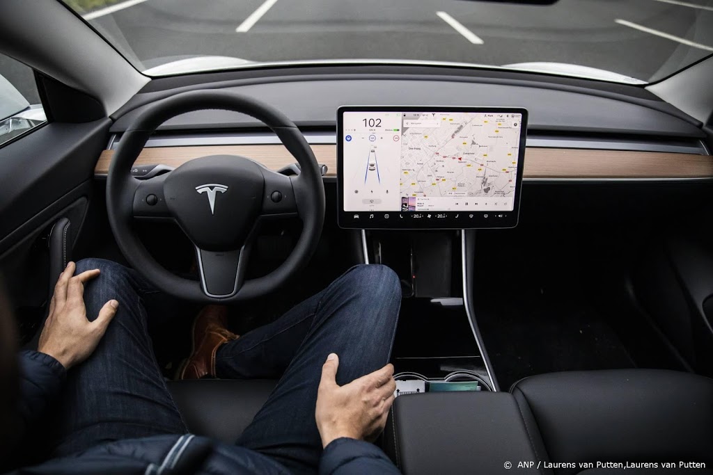 Interne memo: volledig geautomatiseerde Tesla nog ver weg