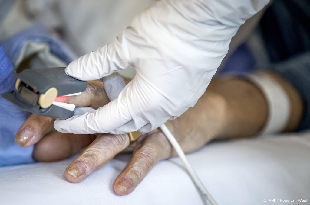 Aantal coronapatiënten in ziekenhuizen verder gedaald