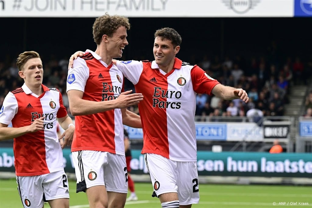 Giménez scoort voor Feyenoord en evenaart record in Eredivisie 