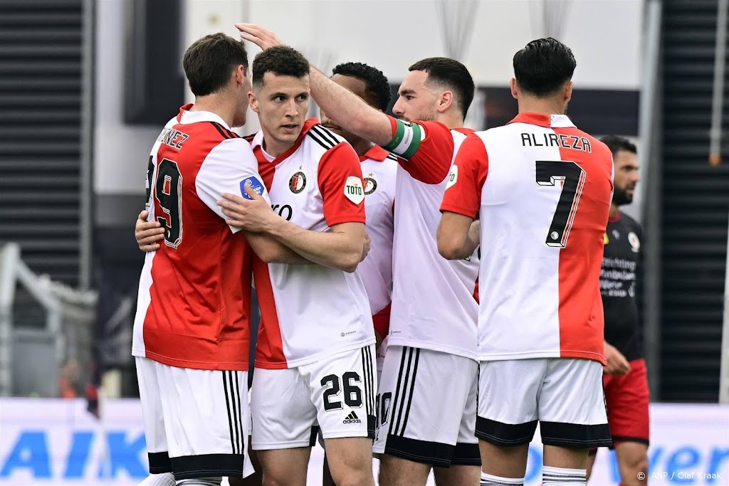 Feyenoord wint bij Excelsior en kan titel zondag veiligstellen