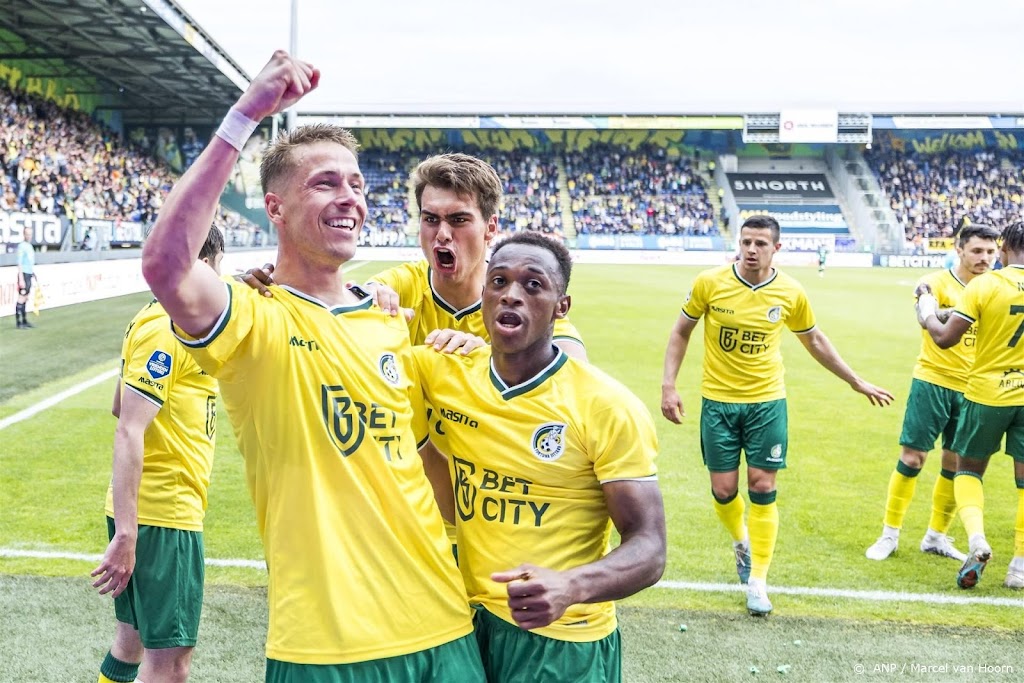 Vitesse nog niet uit degradatiezone na nederlaag bij Fortuna