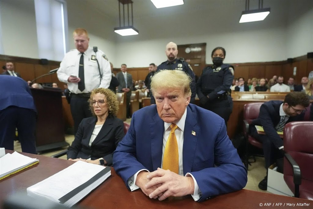 Pornoster Stormy Daniels getuigt in zaak tegen ex-president Trump
