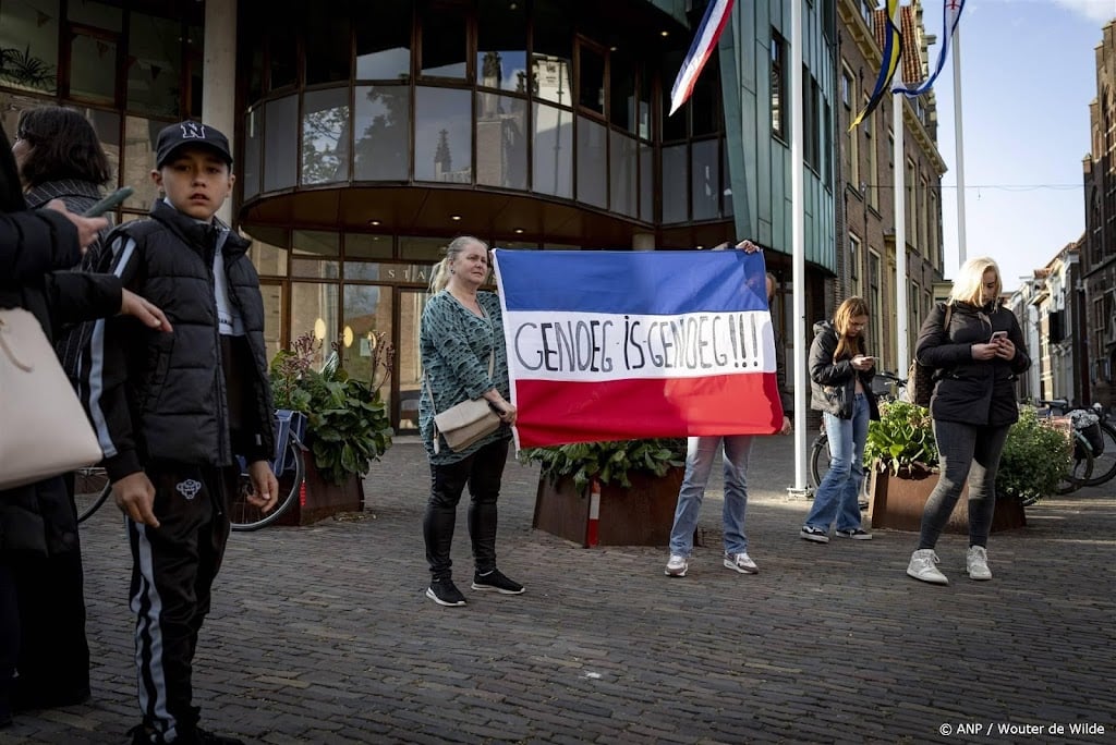 Zutphens college en 35 omwonenden bij avond over asiellocatie