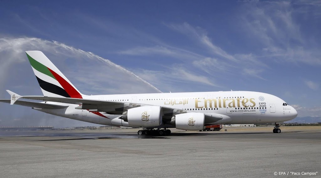 Emirates en Etihad verlengen salarisverlaging voor personeel